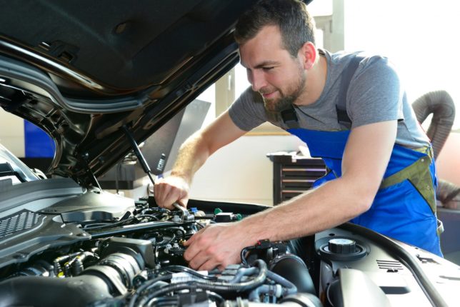 installer soi-même les pièces de voiture